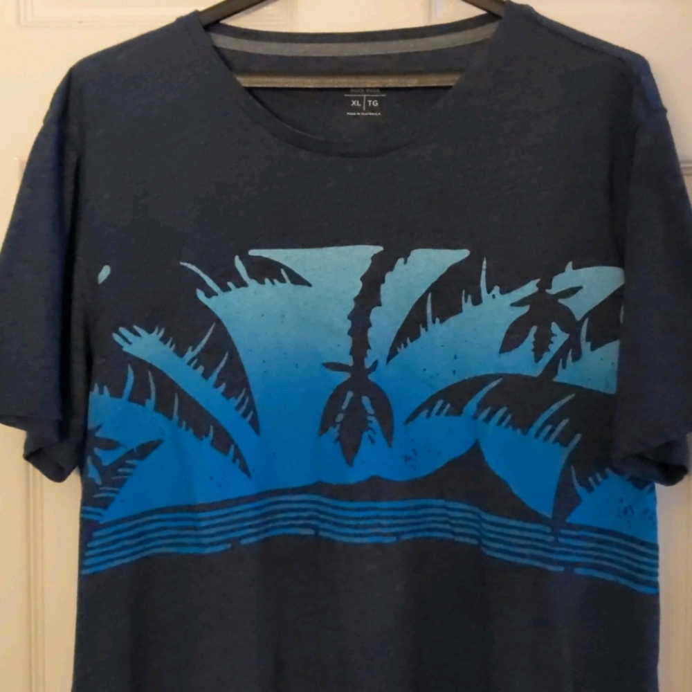 Old Navy Soft-Washed Ultra-Doux Dark Blue Tee . XL